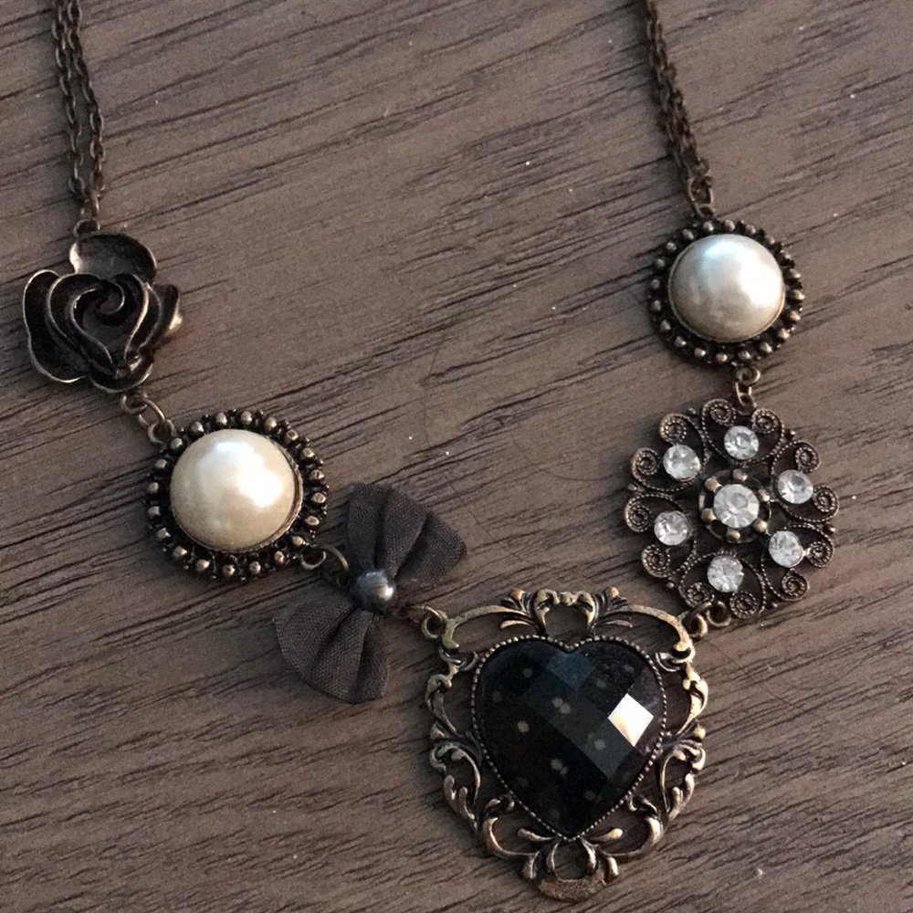Charmed necklace - Picture 2 of 2